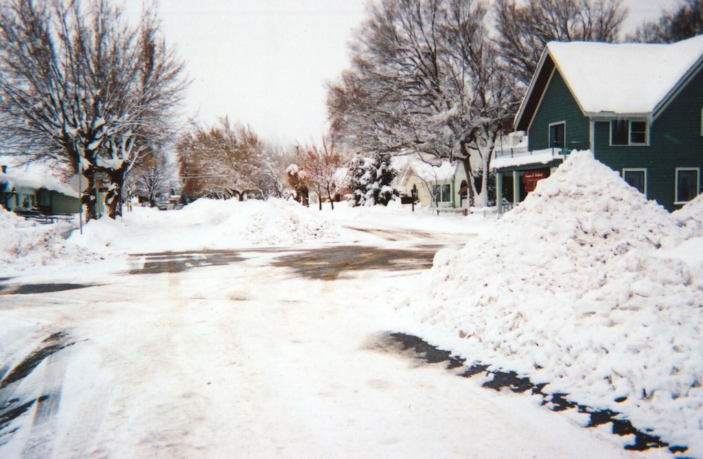 Intersection of Cottage and Lassen Streets, Susanville, January 2005.