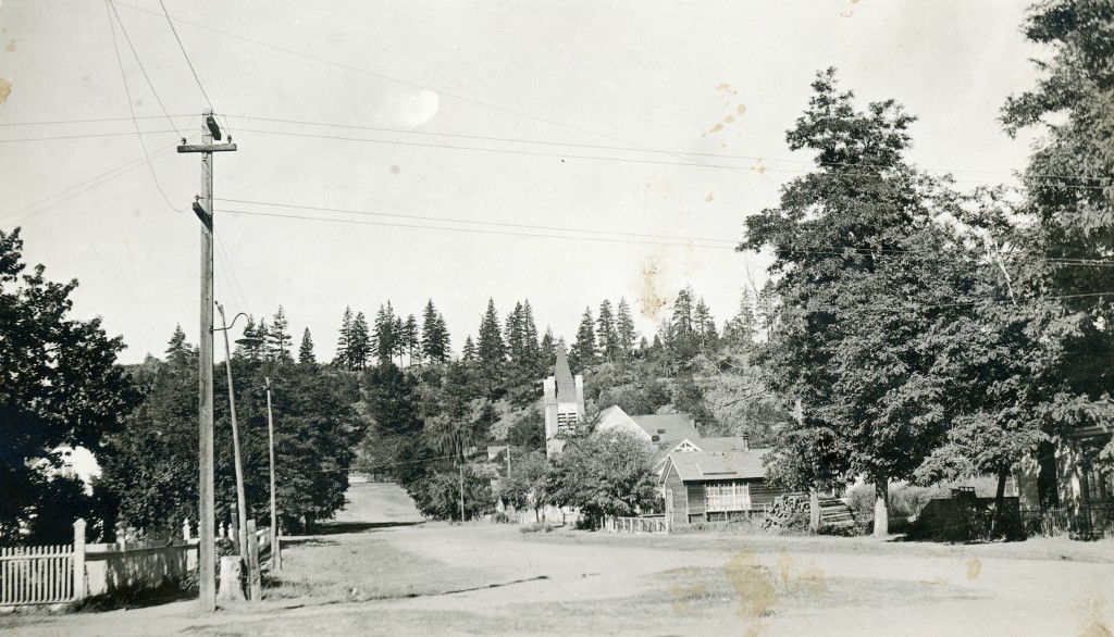 A serene Cottage Street scene, circa 1906. Courtesy of Betty Barry Deal